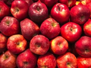 5 Amazing Reasons You Should Start Eating Apples